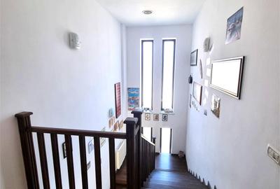 Chitila langa Lacul cu Nuferi si Padure Chitila langa Lacul cu Nuferi si Padure - 12