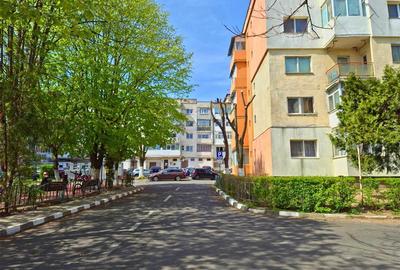Apartament cu 2 camere decomandat în 1 Mai