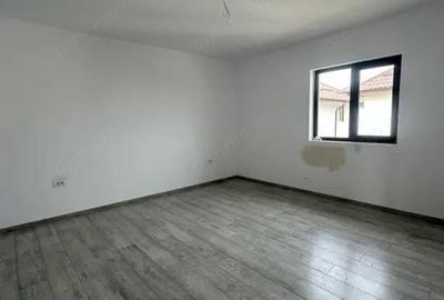 Casă cu Teren 260 Mp în Central