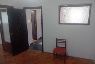 Apartament cu 3 camere semidecomandat în Central - 3