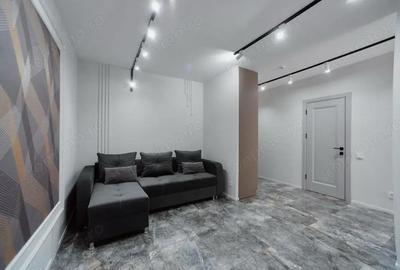 Apartament cu 2 camere decomandat în Tractorul