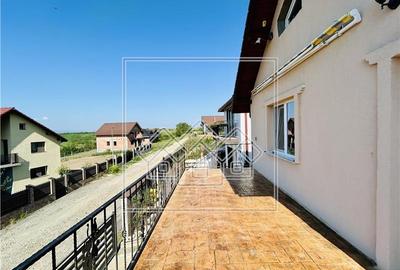 Casa individuala in Sura Mare cu 2 garaje, 2 terase si teren de 493 mp - 17