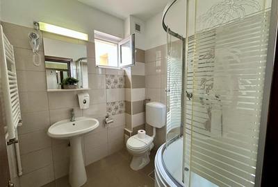 Pensiune turistica de vanzare Mamaia Nord - 27 camere, langa plaja - 24