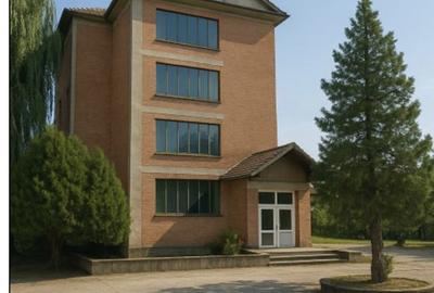 Spațiu comercial, de 20,000 mp, în Central