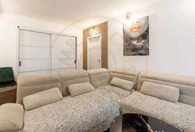 Apartament cu 2 camere semidecomandat, mobilat în Ultracentral