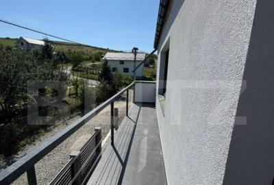 Apartament cu 3 camere, prima inchiriere, 80 mp, parcare, te - 12