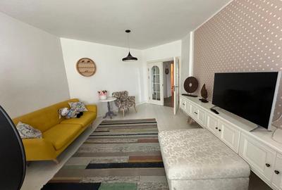 Apartament cu 3 camere decomandat, mobilat în Gara