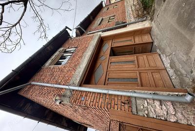 Casa din caramida si teren generos - zona linistita - 1