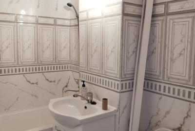Apartament cu 2 camere decomandat în Far
