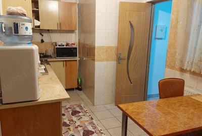 Casă cu 4 camere în Central - 2