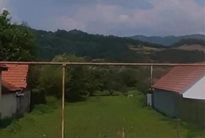 Teren de 2400 mp, în 23 August