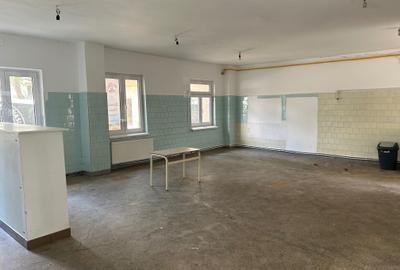 Spațiu comercial, în Central - 4