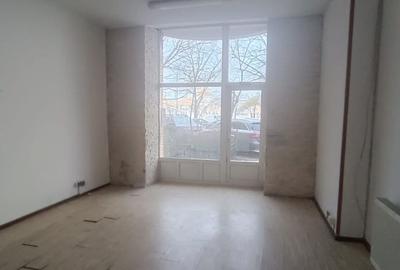 Spațiu Cafenea, Salon Cos., Cab.Stomat. !Vis a vis de Catedrala Neamul - 10