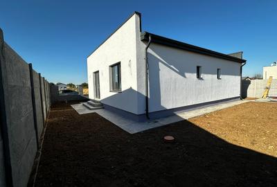 Casă cu 4 camere cu Teren 300 Mp în Berceni