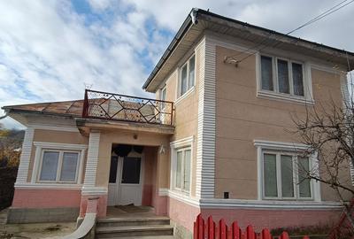 Casă cu 4 camere în Central - 4