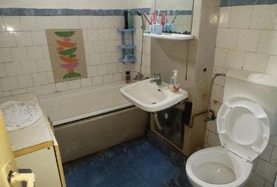 Inchiriez apartament cu 3 camere - 1