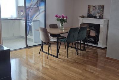 Apartament cu 4 camere decomandat în Central - 2
