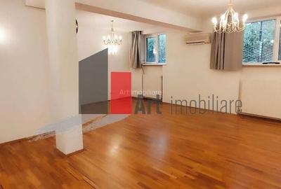 Apartament cu 4 camere semidecomandat în Aviatorilor