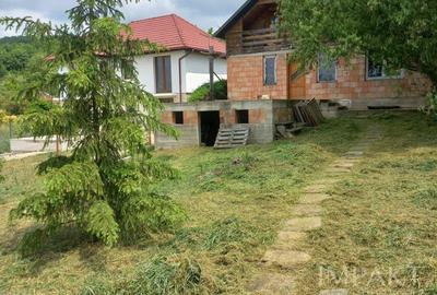 Casă cu 3 camere cu Teren 594 Mp în Apahida - 1