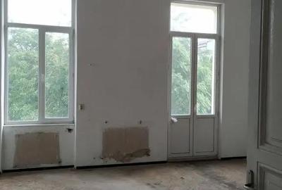 Spațiu comercial, de 2,600 mp, în Universitate - 1