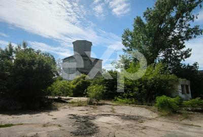 Spațiu industrial, de 5,000 mp, în Semicentral - 11