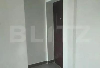 Apartament de vanzare, cu 2 camere, 33 mp, zona Piata 1 Mai - 8