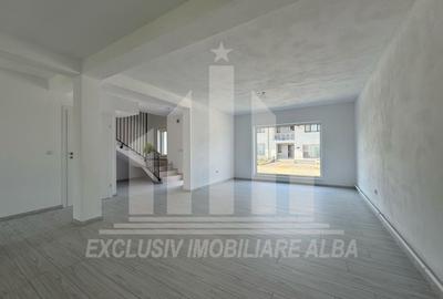 Casă cu 4 camere cu Canalizare în Cetate - 3