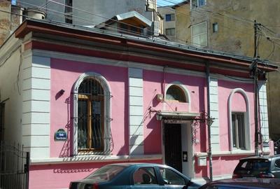 Casă cu 5 camere cu Canalizare în Ultracentral