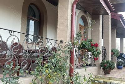 Casă cu 6 camere cu Teren 1000 Mp în Bucium