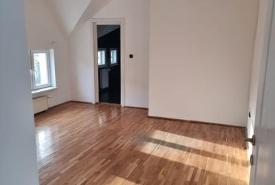 Vila de 688 mp, 700mp teren, 10 parcari, garaj de 60mp - 5