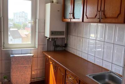 Apartament cu 2 camere decomandat în Micro 5 - 9