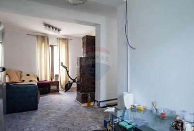 Vanzare vila si spatiu comercial, cu gradina si garaj-zona Corbii Mari - 7