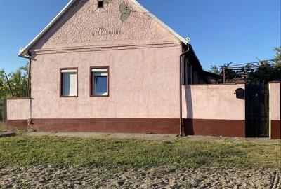 Casă cu 2 camere în Sâmbăteni