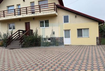 Casă individuală cu 8 camere cu Canalizare în Sânpetru - 2