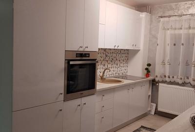 Apartament cu 3 camere semidecomandat în 6 Vânători - 1