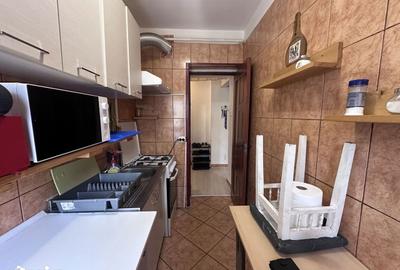 Apartament cu 3 camere în Micro 4 - 10