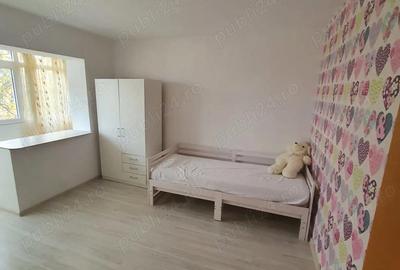 Apartament cu 3 camere decomandat în 1 Mai - 9