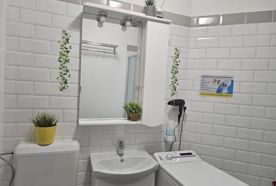 Garsonieră decomandată în Central