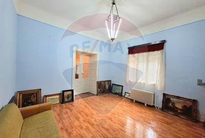 Apartament cu 3 camere semidecomandat în Central - 11