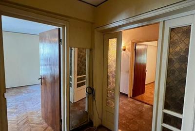 Apartament cu 3 camere decomandat în Tomis II - 9