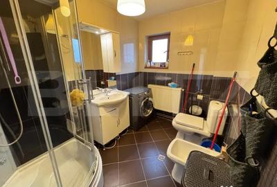Apartament cu 3 camere semidecomandat, mobilat în 1 Mai - 5