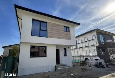 Casă cu 4 camere cu Teren 250 Mp în Odăi - 2