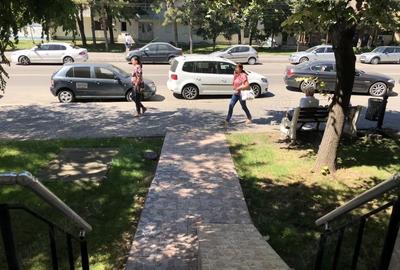 Spațiu comercial, de 13 mp, în Central - 10