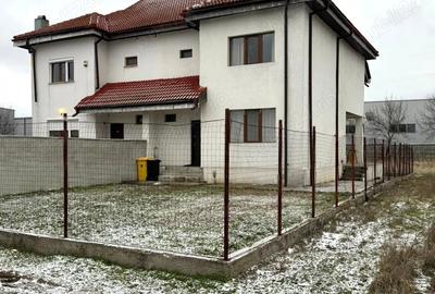 Casă cu 2 camere cu Teren 270 Mp în Cârcea - 10