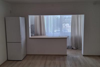 Apartament cu 2 camere semidecomandat, mobilat în 1 Decembrie