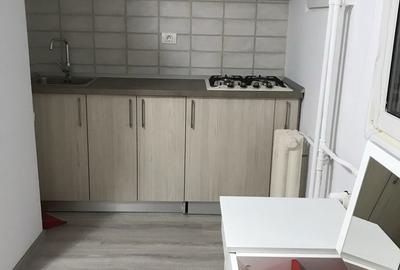 Garsonieră în Titan