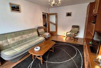 Apartament cu 2 camere decomandat, mobilat în Tractorul - 15