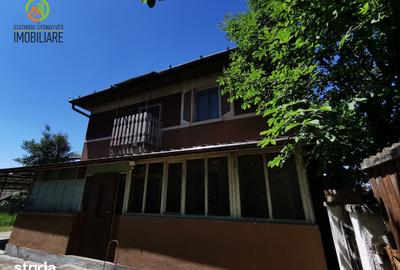 Casă cu 4 camere cu Teren 1978 Mp în Acățari - 2