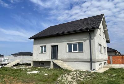 Casă cu 4 camere în Central - 2