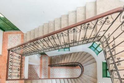 Apartament cu 5 camere decomandat în Central - 4